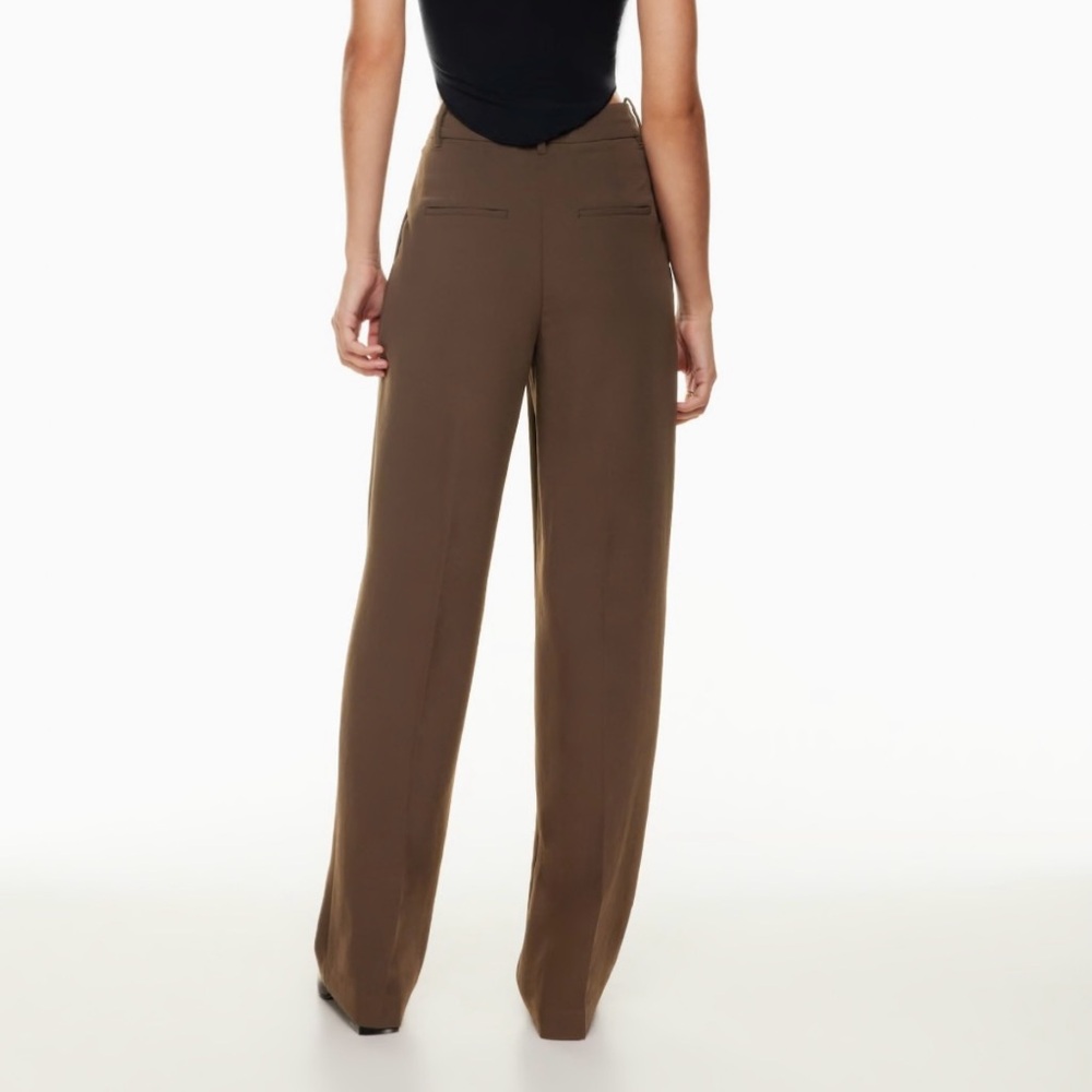 Aritzia Effortless Pant